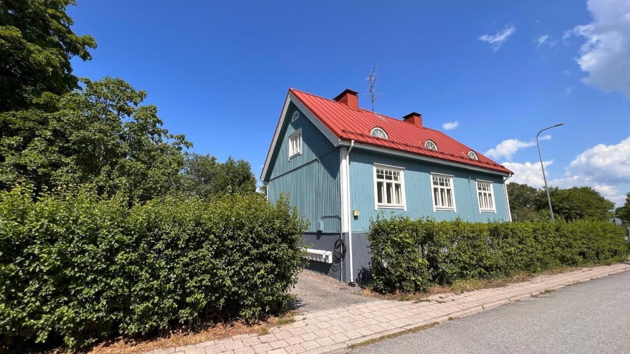 Tunnelmallinen Puutalohuoneisto. Turku Exterior photo